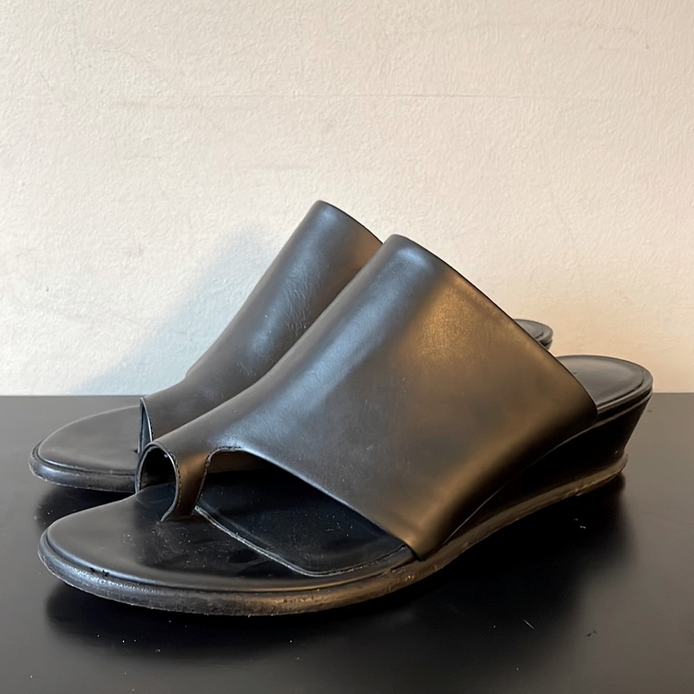 Vince black short wedge sandals size 38 - Picture 6 of 10